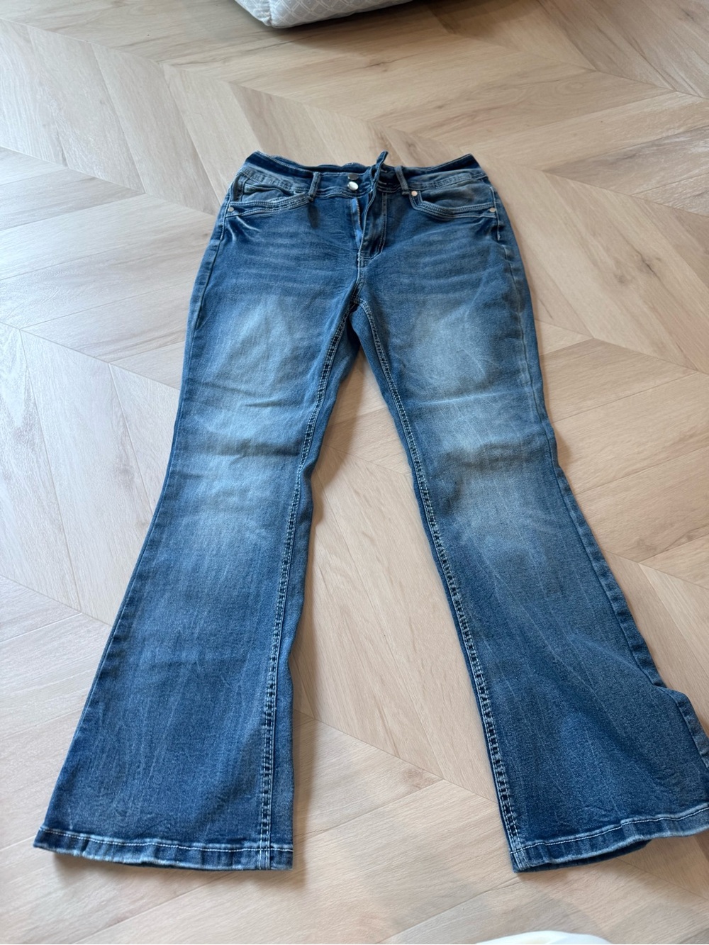 Women's Bootcut Jeans in Faded Blue - Comfortable Everyday Fit